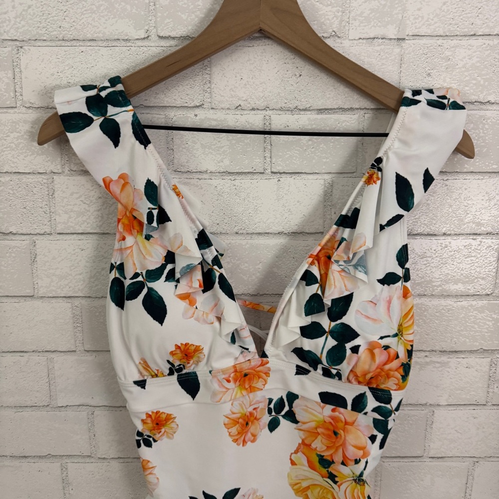CUPSHE White Flowered Ruffle High Cut V-Neck Crossover Back One Pie Swimsuit - Picture 2 of 10